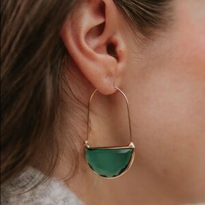 Green hoop earrings N495